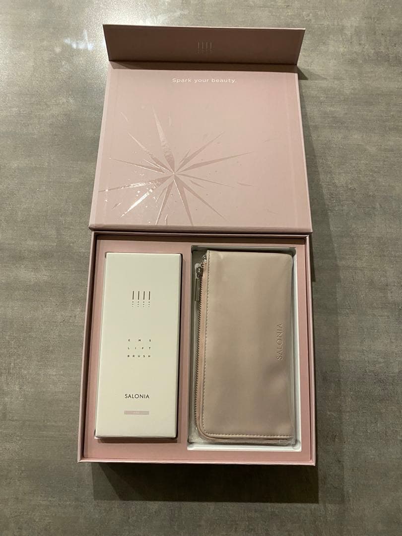 【新品未開封】SALONIA EMSリフトブラシ ピンク ギフトBOX 送料無料】SALONIA(サロニア)EMSリフトブラシ ピンク ギフトBOX