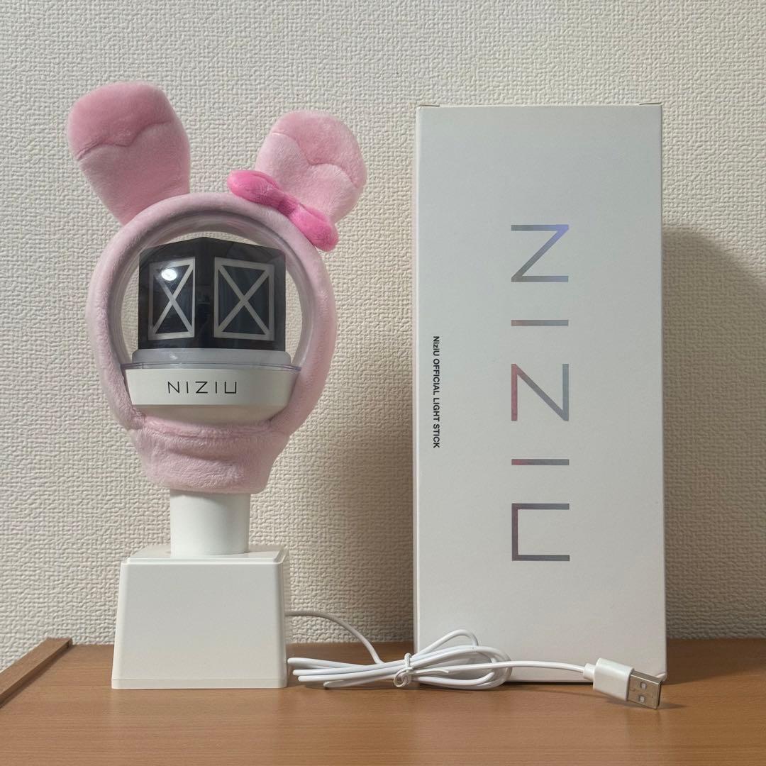NiziU ペンライト ペンライトカバー付き - メルカリ