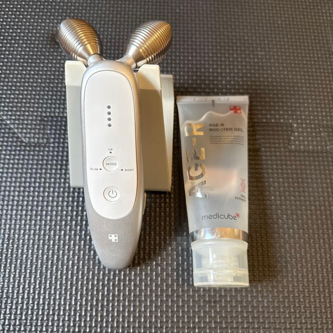 medicube AGE-R 美顔器 モイスチャーガル付き Amazon.co.jp: メディキューブ AGE-Rブースタープロ ブラック 1日5分