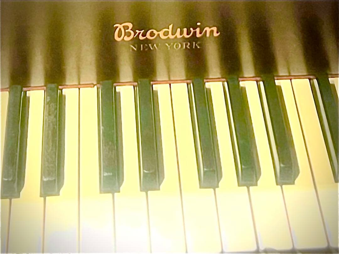 木製小型アンティークピアノ アメリカ製 Brodwin NEWYORK - メルカリ
