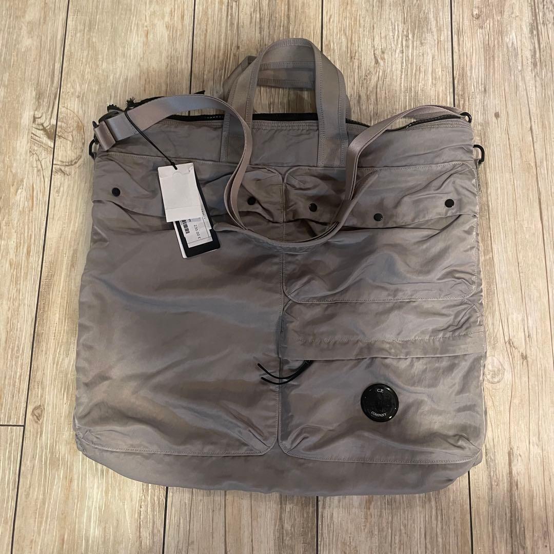 CP Company ヘルメットバッグ ライトグレー - メルカリ