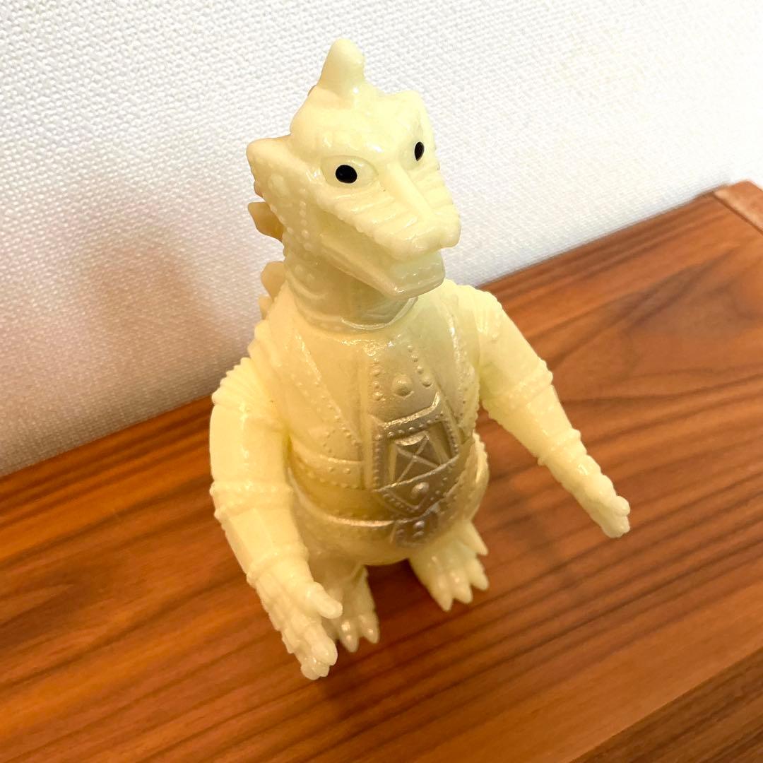 メカゴジラ 蓄光 スラッシュカンパニースラッシュカンパニー 怪獣愛蔵