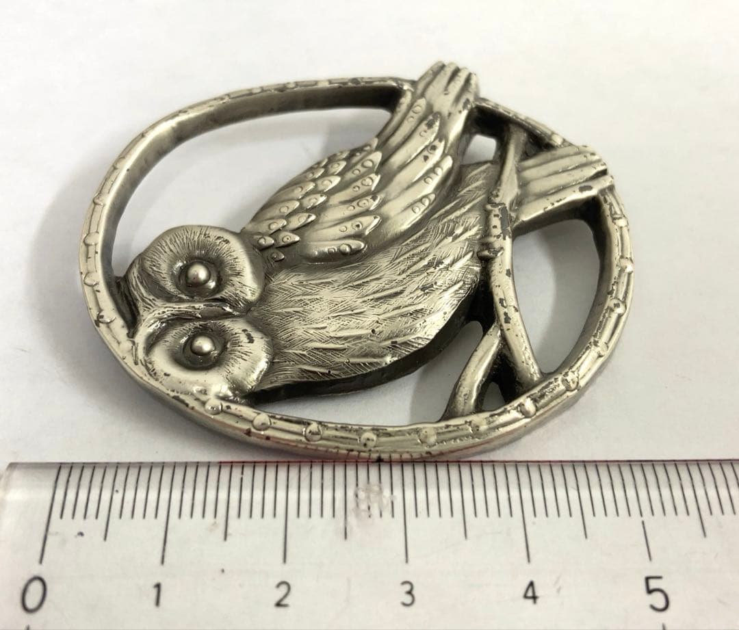 三谷　慎　作　silver製　フクロウブローチ