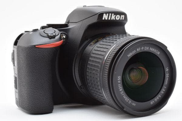 【美品】ニコン Nikon D5600 レンズキット 《ショット数2416回》