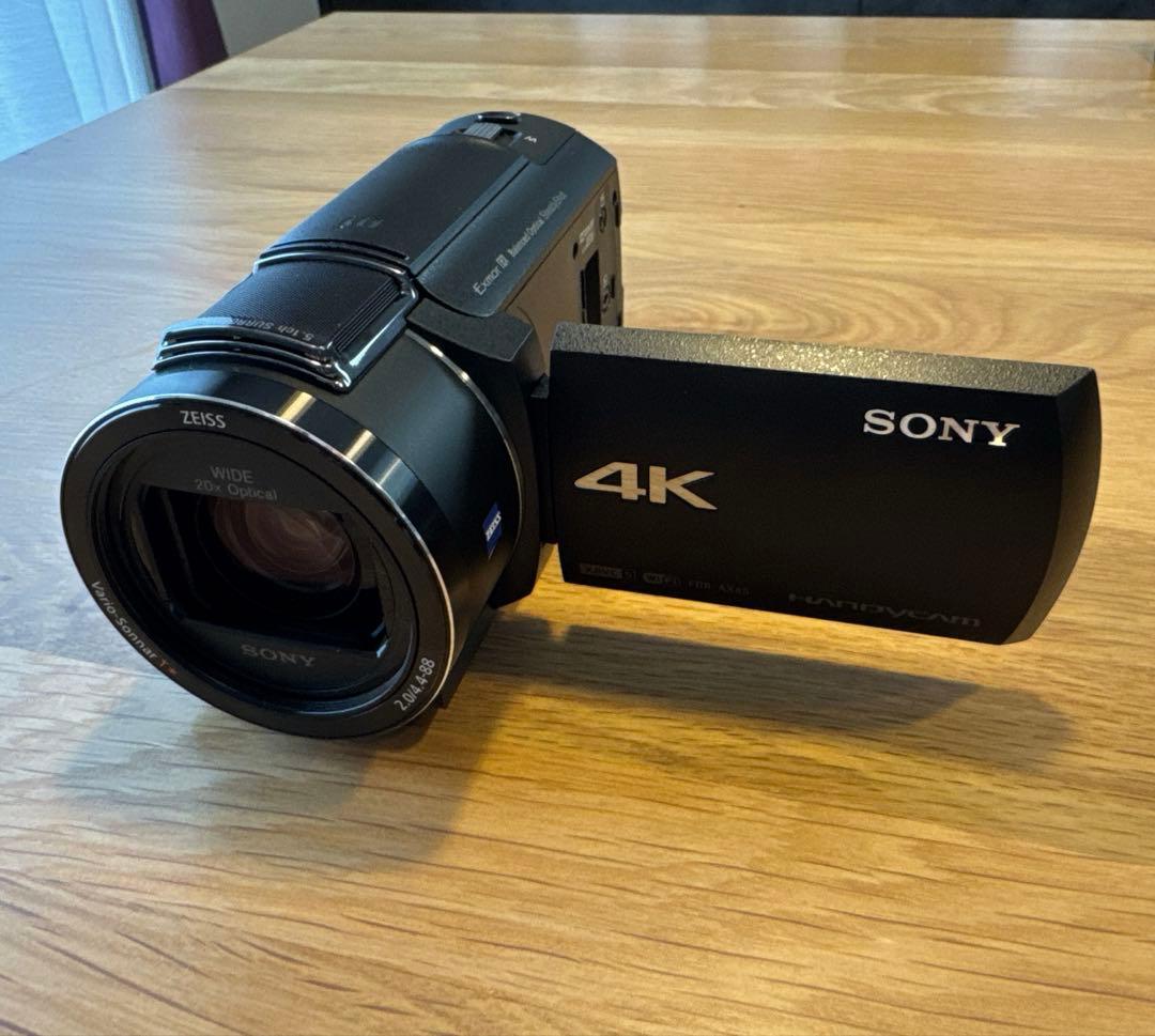 SONY 4K Handycam FDR-AX45 ケース／小型グリップ三脚付きの通販はau