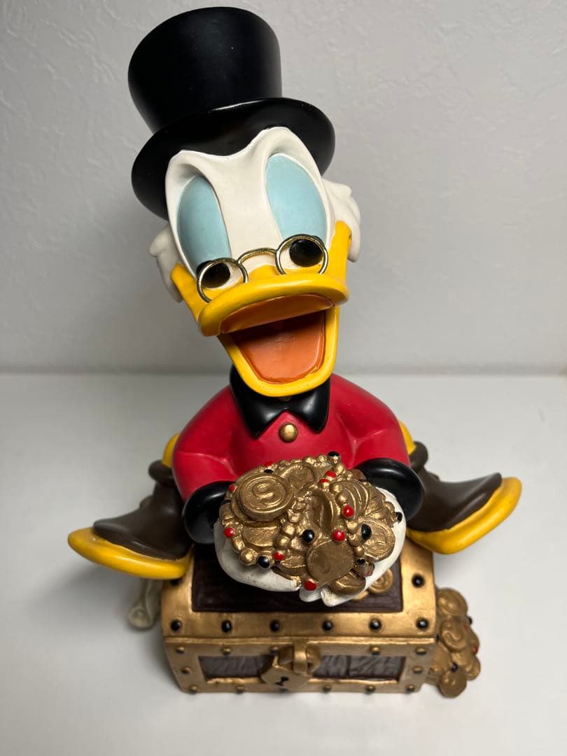 ディズニー スクルージ 置物 宝箱 - メルカリ