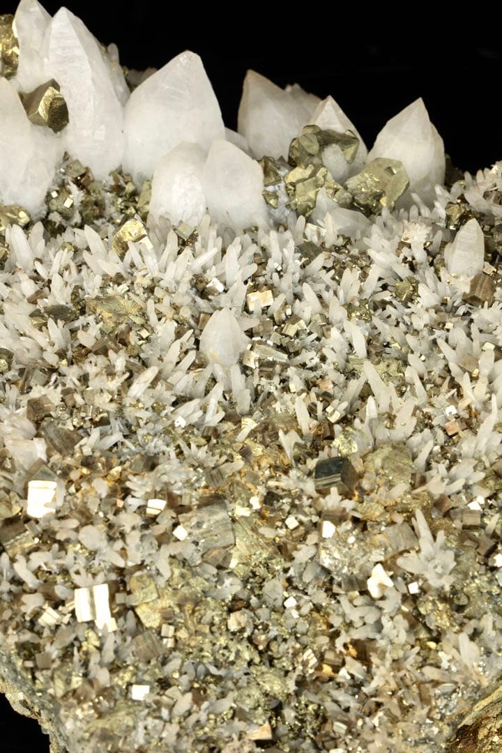 青森県尾太鉱山産 水晶 黄鉄鉱 7.9kg 天然石 原石 国産鉱物標本 鑑賞石