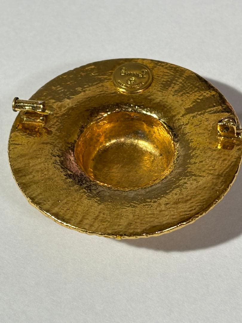 CHANEL 本物保証 ピンブローチ 麦わら帽子 5.3cm ゴールドカラー