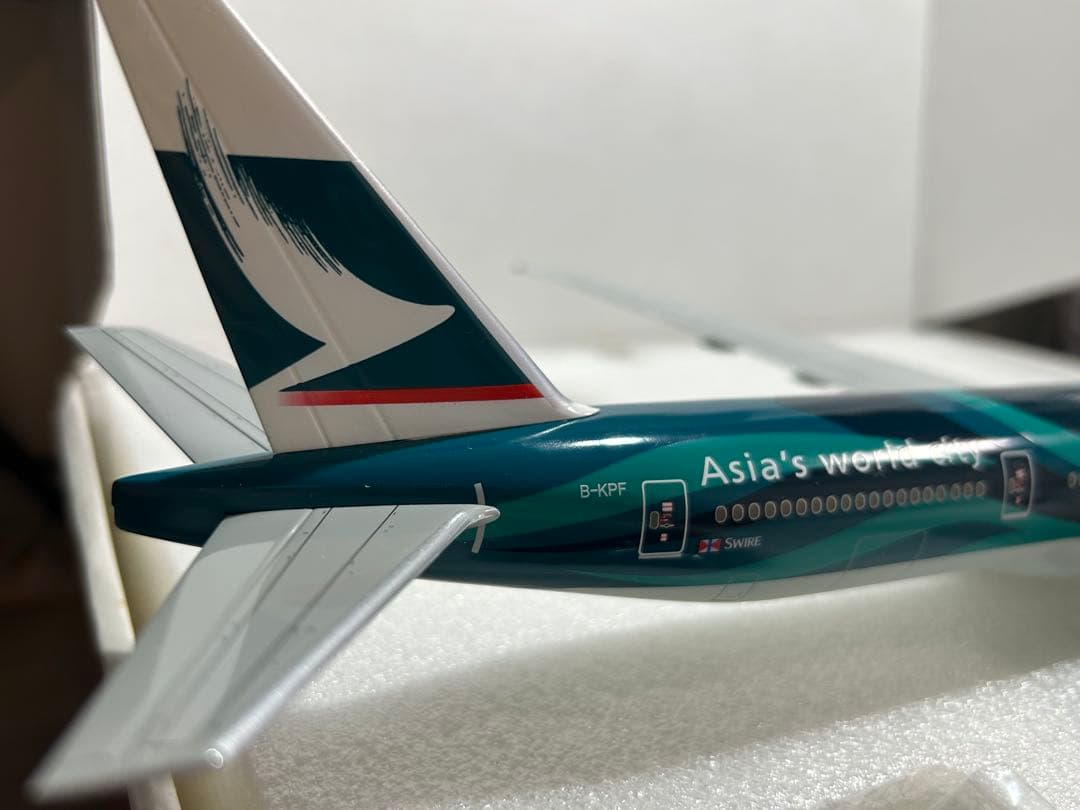 希少品！特別塗装機！！CX 777-300ER 1/200モデル - メルカリ