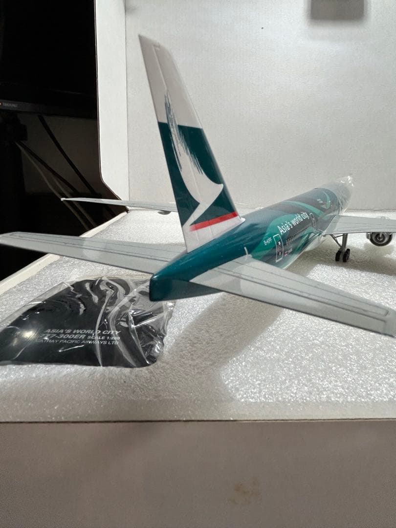 希少品！特別塗装機！！CX 777-300ER 1/200モデル - メルカリ