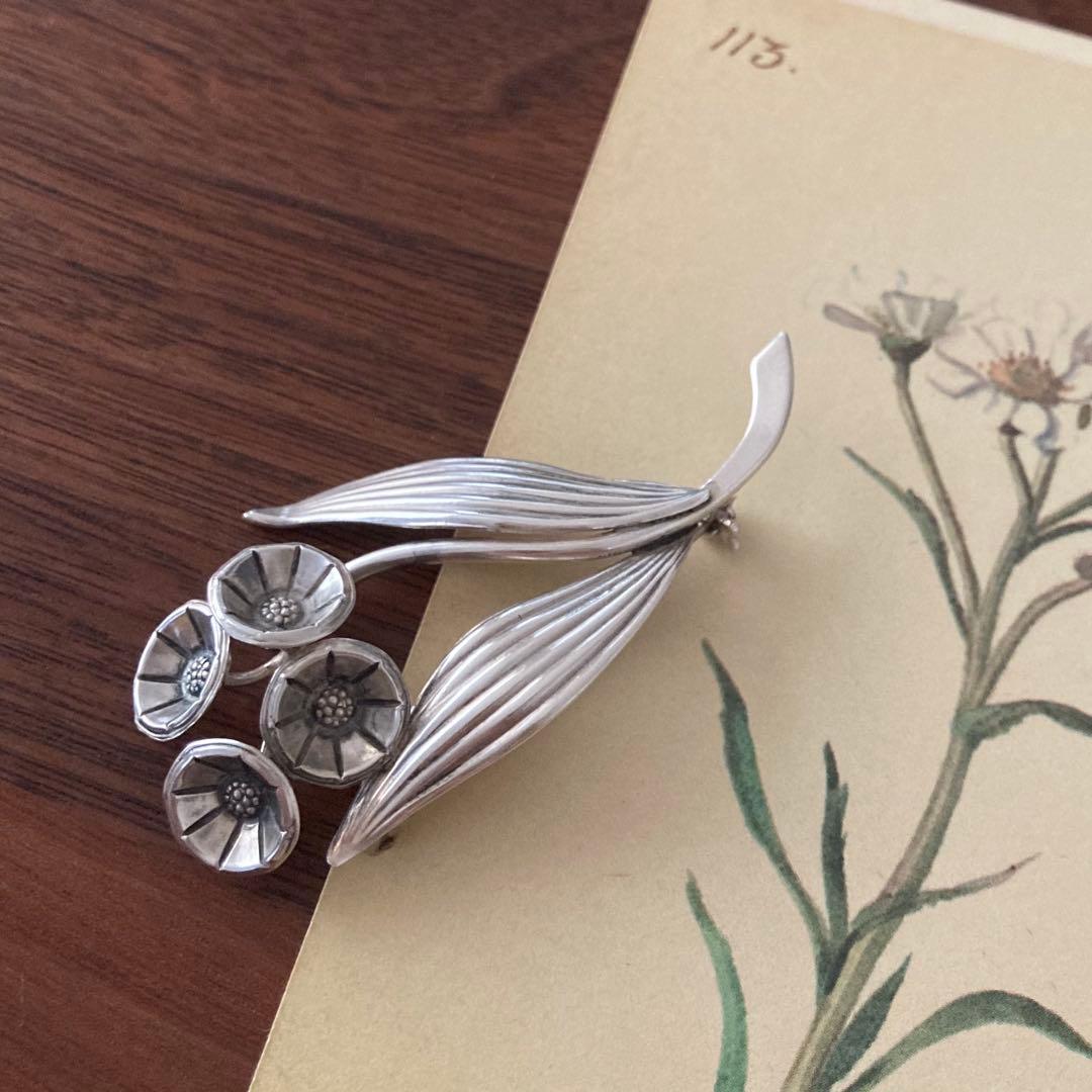 ヴィンテージ＊ブローチ　ボタニカル　フラワー　シルバー　アンティーク　　北欧 USA製シルバー透かしフラワーヴィンテージブローチ | JVINTAGE ジェイ