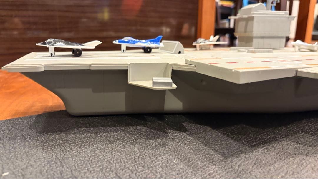 アメリカ 空母母艦モデル 30インチ 音声効果付き