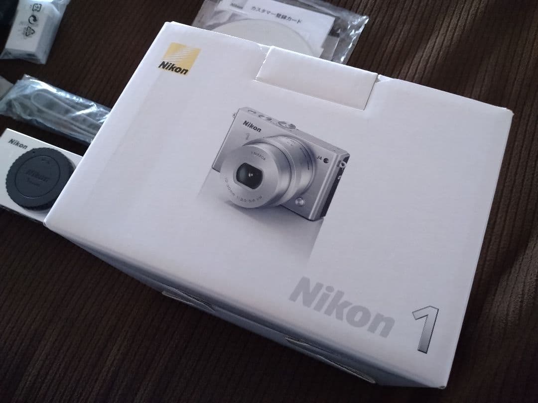 ほぼ未使用】Nikon 1 J4 MODEL Zoom Lens Kit 純正