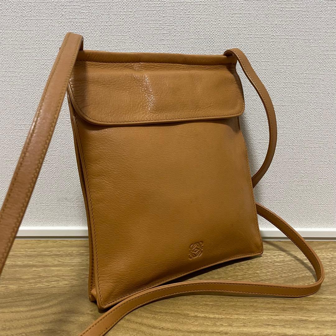《美品》LOEWE（ロエベ）レザー ショルダーバッグ ライトブラウン