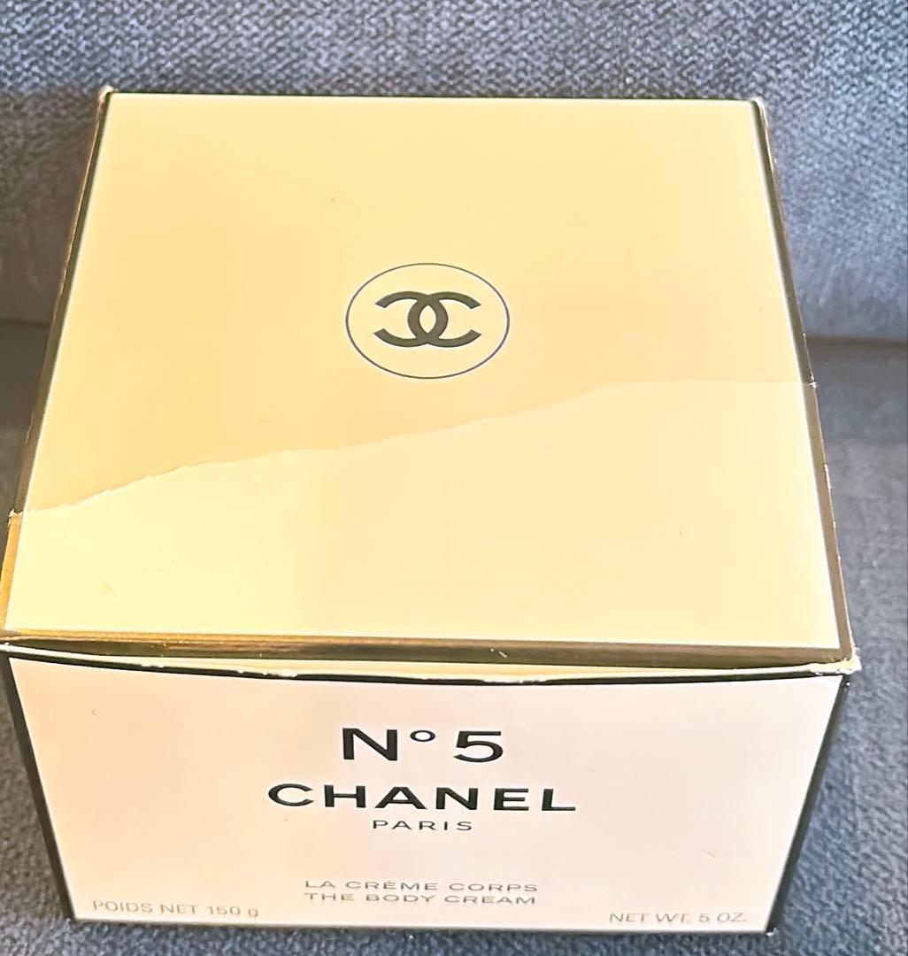 CHANEL N°5 LA CREME CORPS 150g Amazon.com : CHANEL N 5 The Body Cream 150g : Beauty & Personal Care