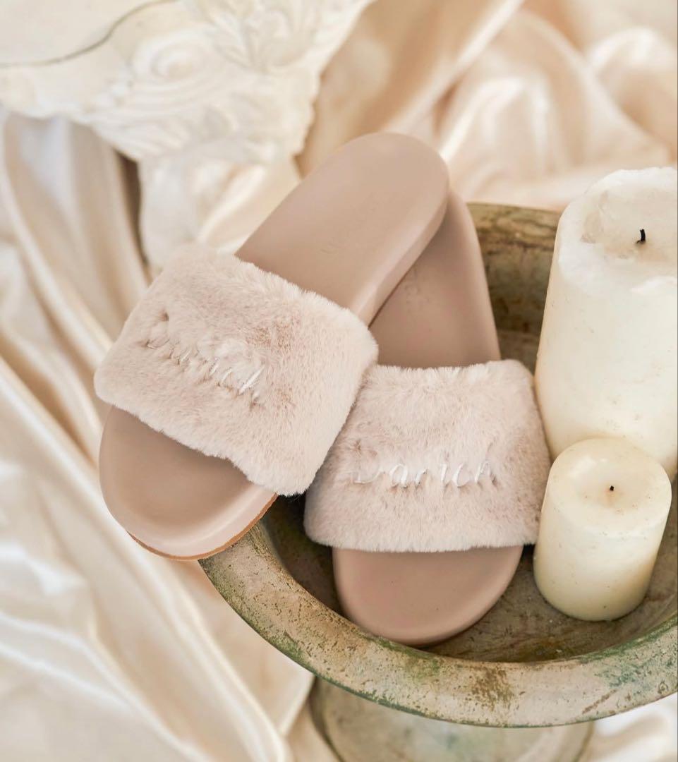 Darich 新品未使用 ファーサンダル - メルカリ