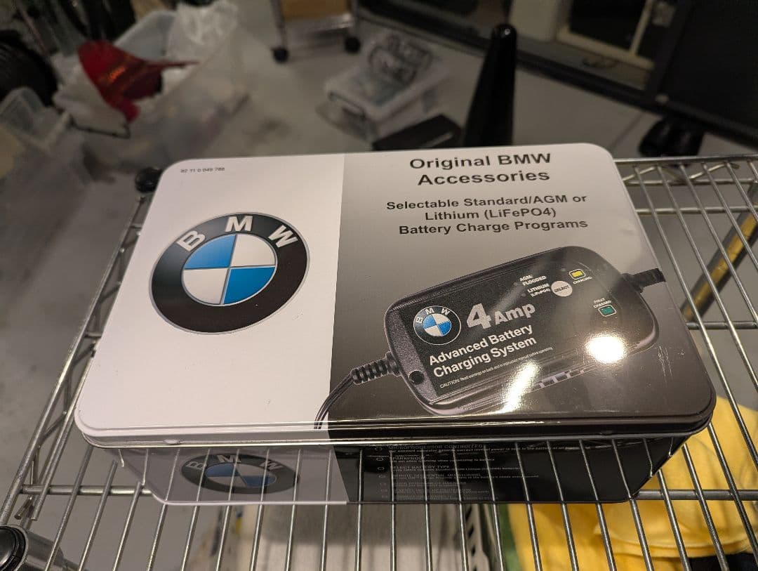 《絶版》米国 純正(日本未発売)4Amp 充電器