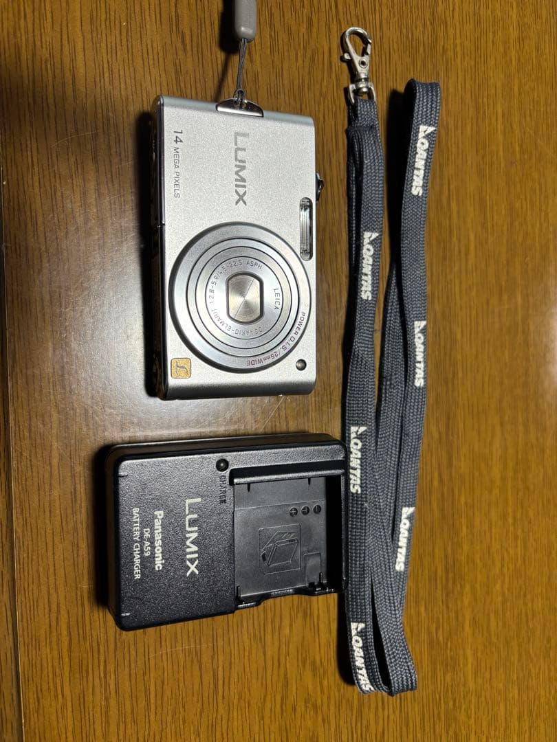 Panasonic DMX-FX40 シルバー デジタルカメラ Amazon | パナソニック デジタルカメラ LUMIX (ルミックス) FX40