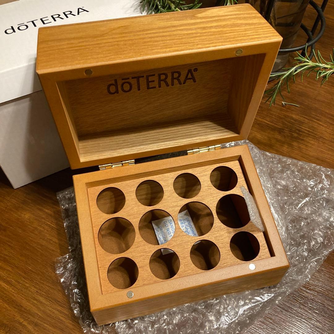 新品 ドテラ アロマオイルケース doTERRA 木箱 コンベンション 非売品