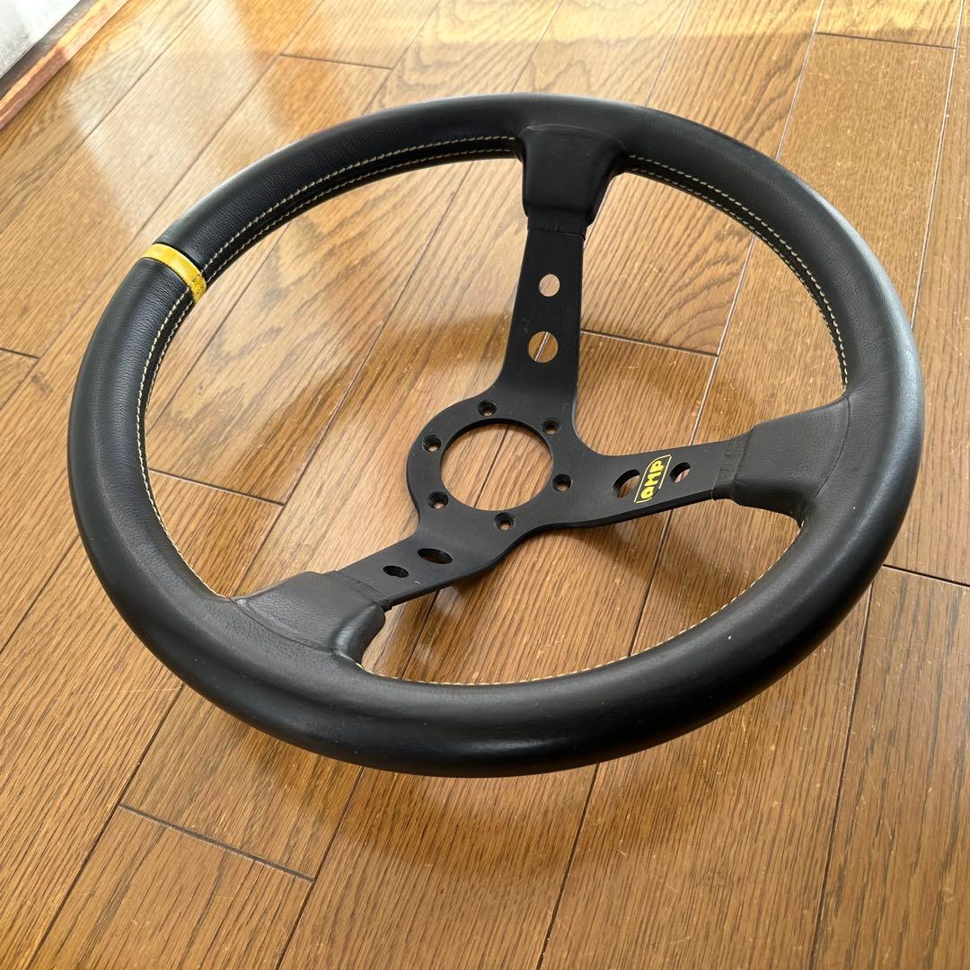 OMP ステアリング コルシカ ディープコーン レザー ホーンボタン付き