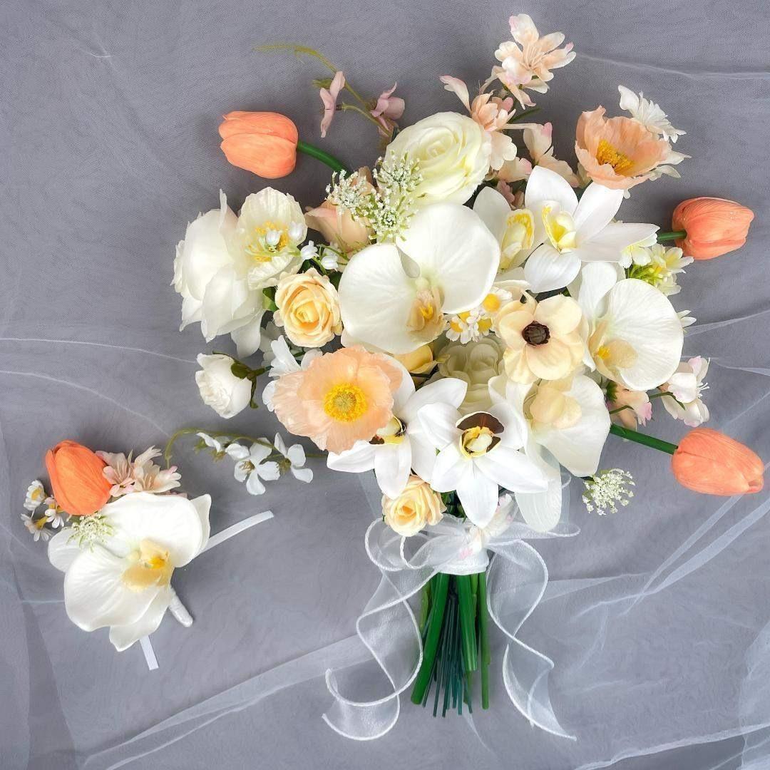 【2点セット】チューリップが可憐に彩る♪胡蝶蘭入り豪華ホワイトブーケ風 ご予約商品】胡蝶蘭とチューリップのクラッチブーケ ブーケ Stella