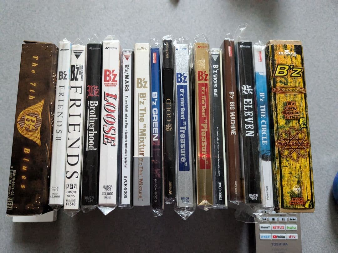 B'z アルバム CD まとめ売り - メルカリ