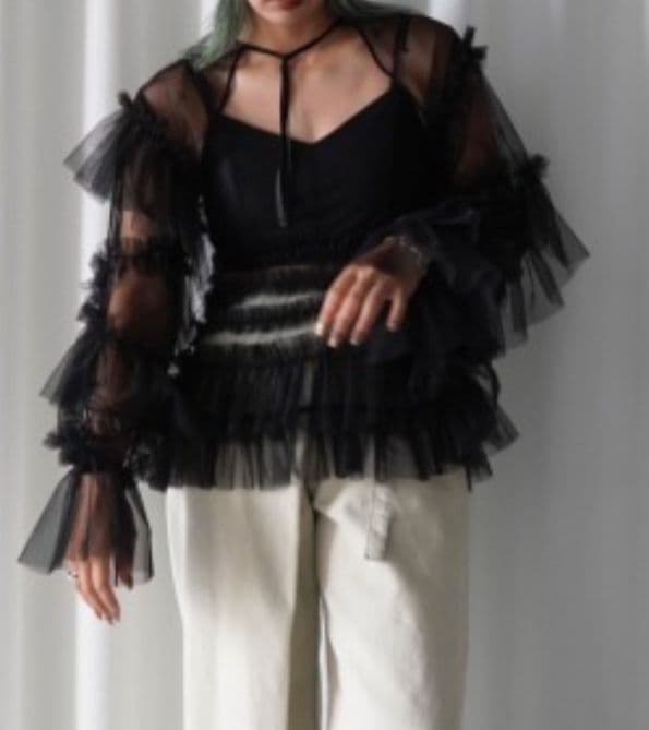 アメリ ヴィンテージ BLACK TULLE RAFFLE CAMI TOP