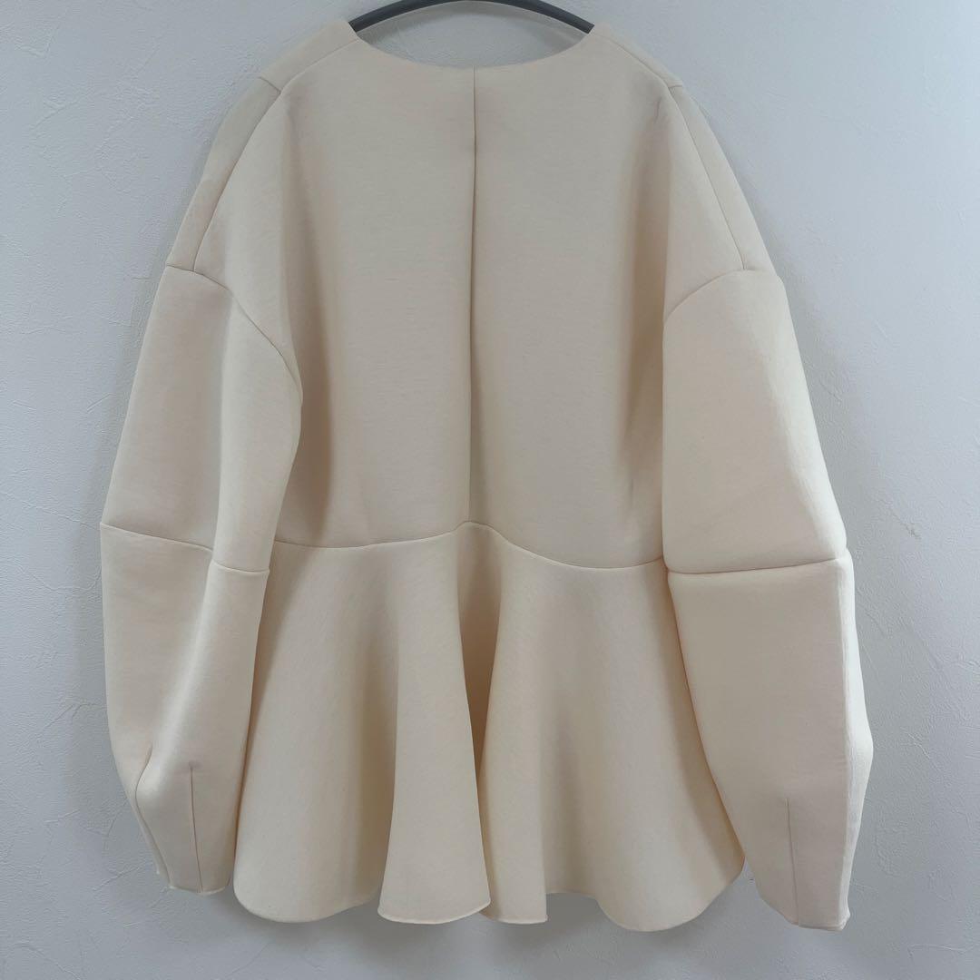 美品】アダムエロペ エッグブローチ付きペプラムカーディガン2025 SS