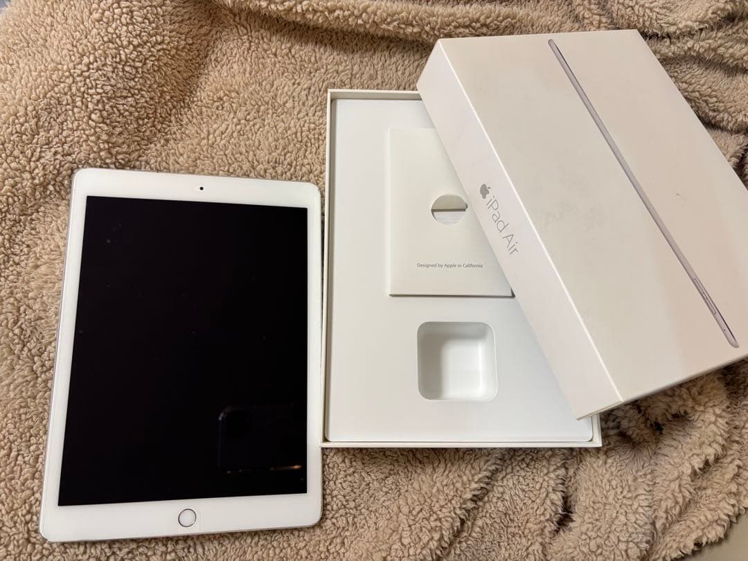 Apple iPad Air 本体 シルバー 箱付き 楽天市場】APPLE iPad Air 初代 Wi-Fi+Cellularモデル 64GB AUモデル