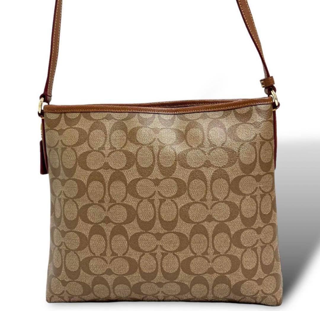 極美品 コーチ ショルダーバッグ シグネチャー PVC 斜め掛け ロゴ金具