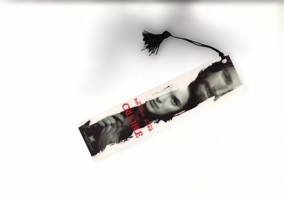 映画 ”クルーシプル”のポスター、プレスブックとしおりのセットです