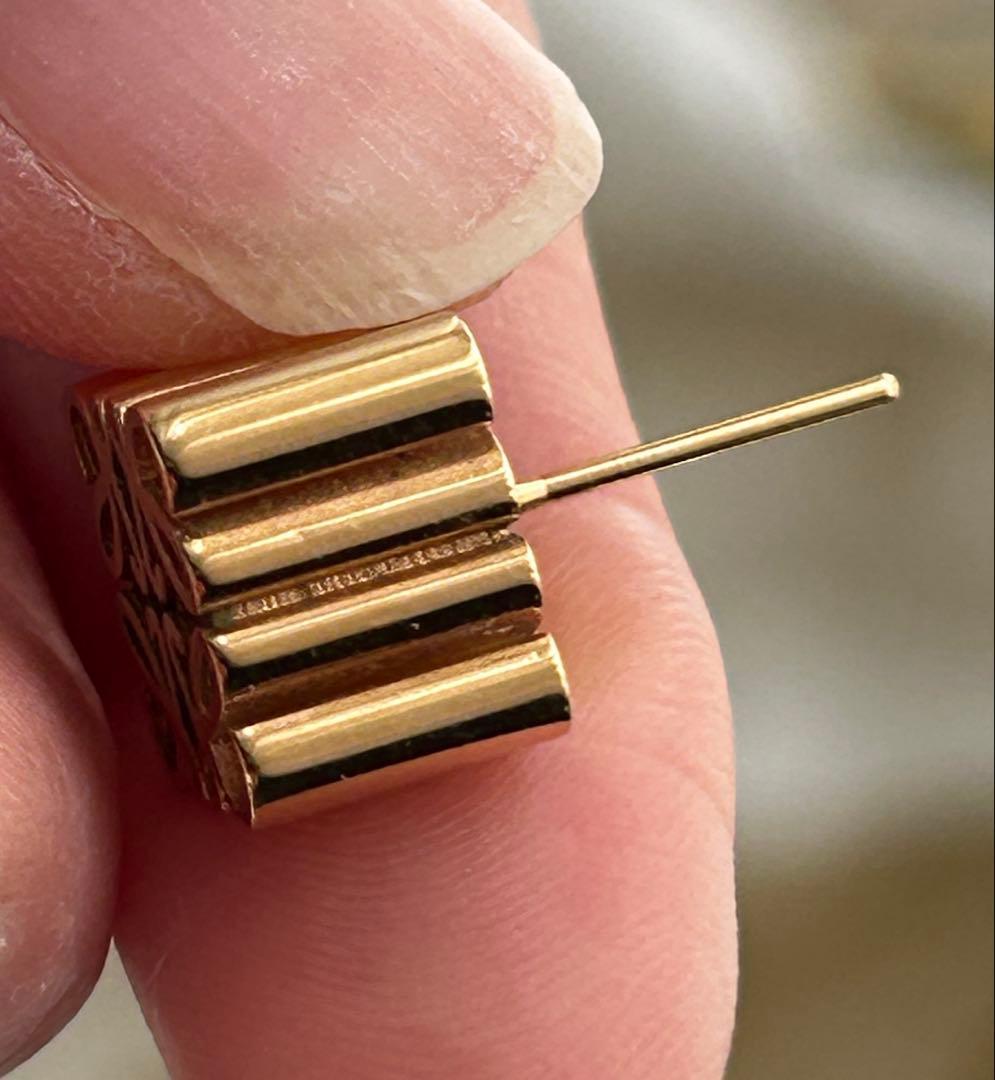 かか様専用☆LOEWE スタッドピアス 片方のみ キャッチなし☆ロエベ