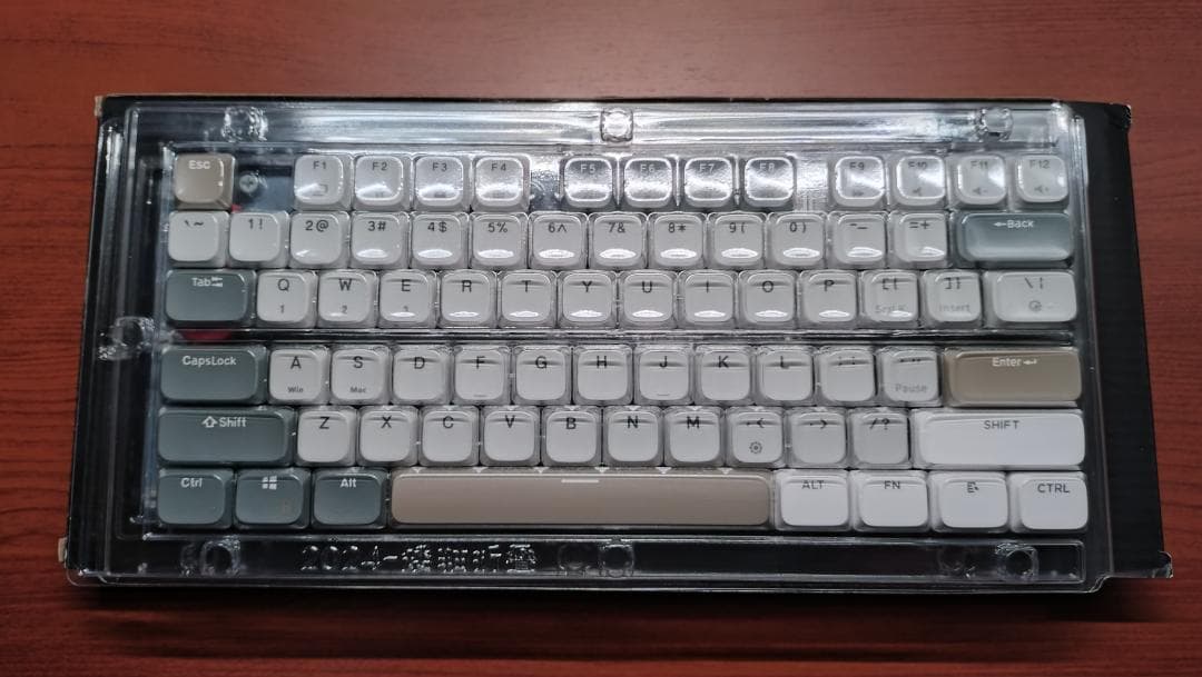 動作確認美品、透過キーキャップMod】Royal Kludge RK N80 - メルカリ