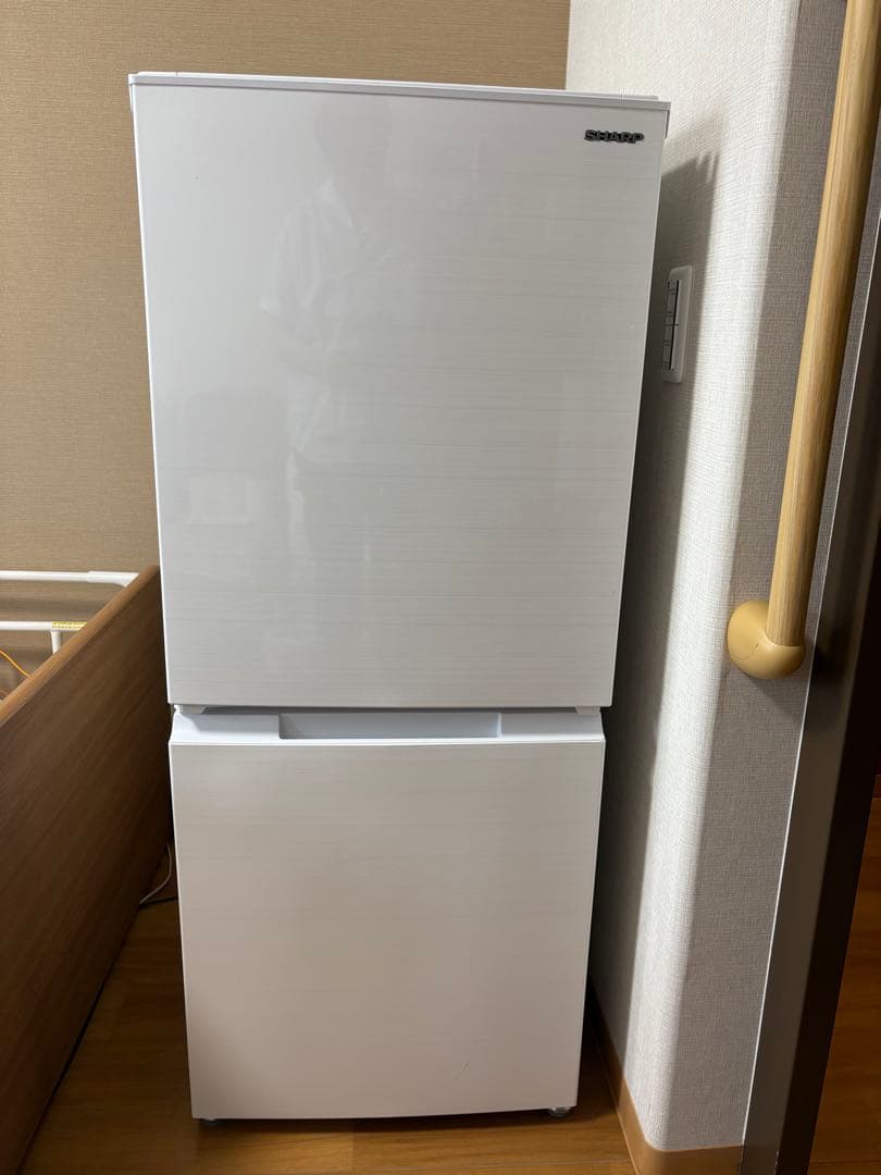 美品2021年製SHARP シャープ冷蔵庫 152L SJ-D15G-W 冷蔵庫 シルバー系 SJ-D15G-S [152L /2ドア /右開き/左開き付け替え