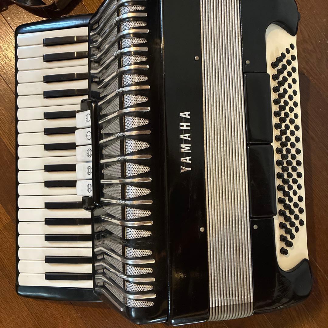 YAMAHA アコーディオン 黒/白 34鍵 80DS - メルカリ