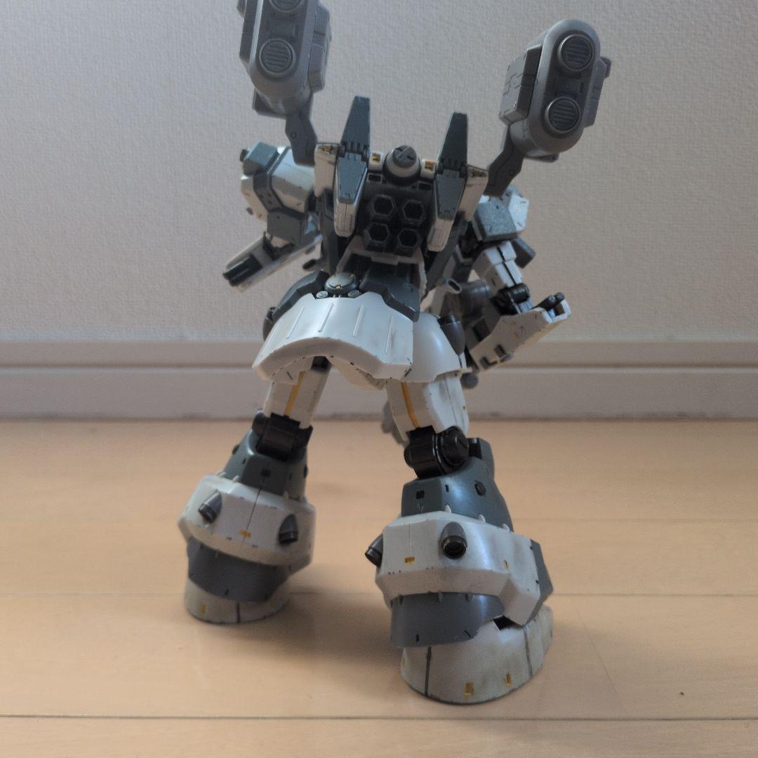 アーマードコアV.Iシリーズ 1/72 フォックスアイ(塗装済、完成品