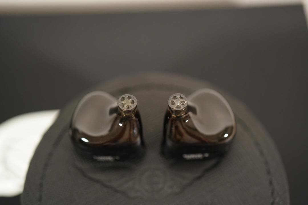 Empire Ears Raven 未使用に近い UMR様用