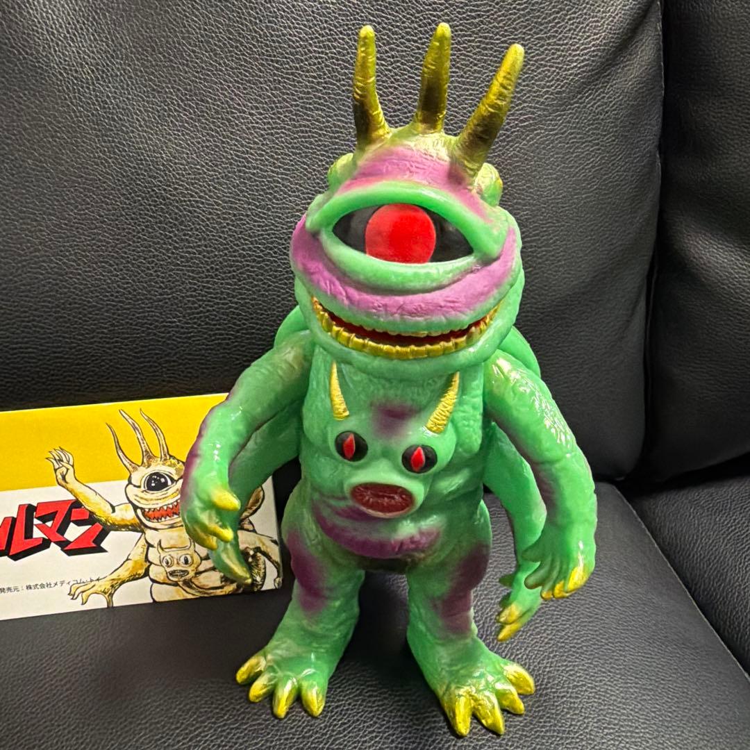 b*l様 スペクトルマン フィギュア バクラ