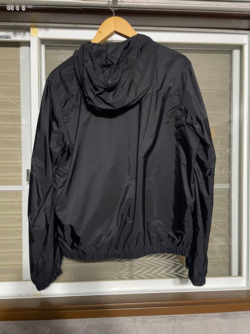 PRADA ブラック ナイロンジャケット フード付き