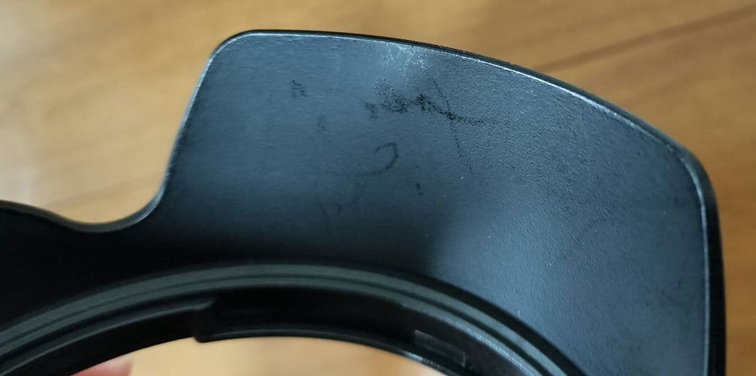 キヤノンEF24-105mm F3.5-5.6 IS STM EW-83M 付き