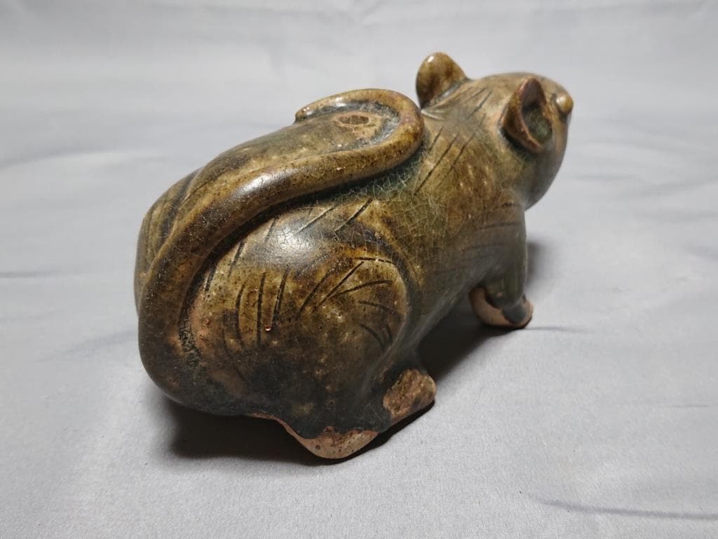 コレクター収集品　クメール 緑褐釉　鼠形壺（A）