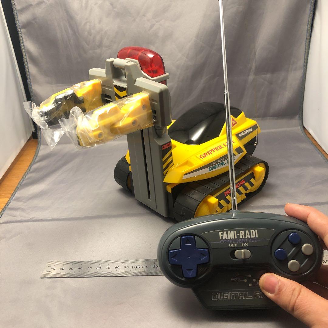 J*d様 珍品ラジコン グリッパーリフト 送信機はジョイパッドタイプです