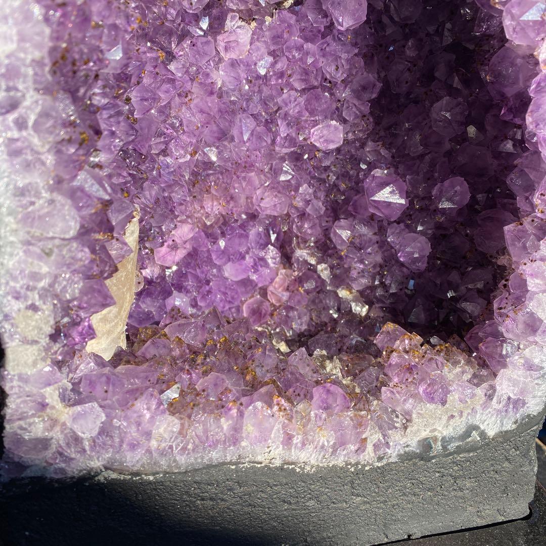 BO50711】アメジスト クラスター 原石 重さ10kg アクリルケース付