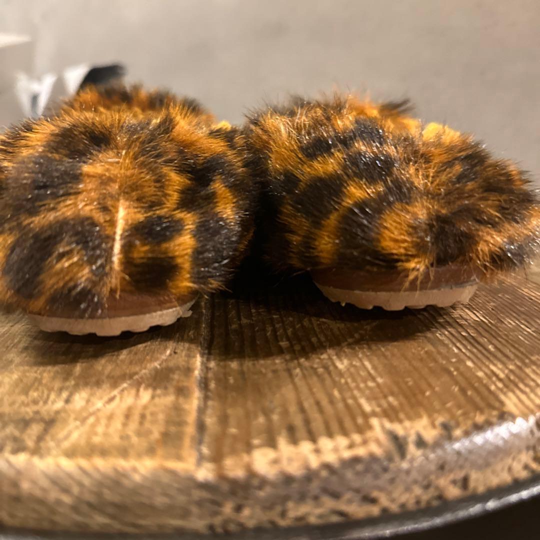 メゾンマルジェラ ヒョウ柄フェイクファーフラットシューズ36 - メルカリ