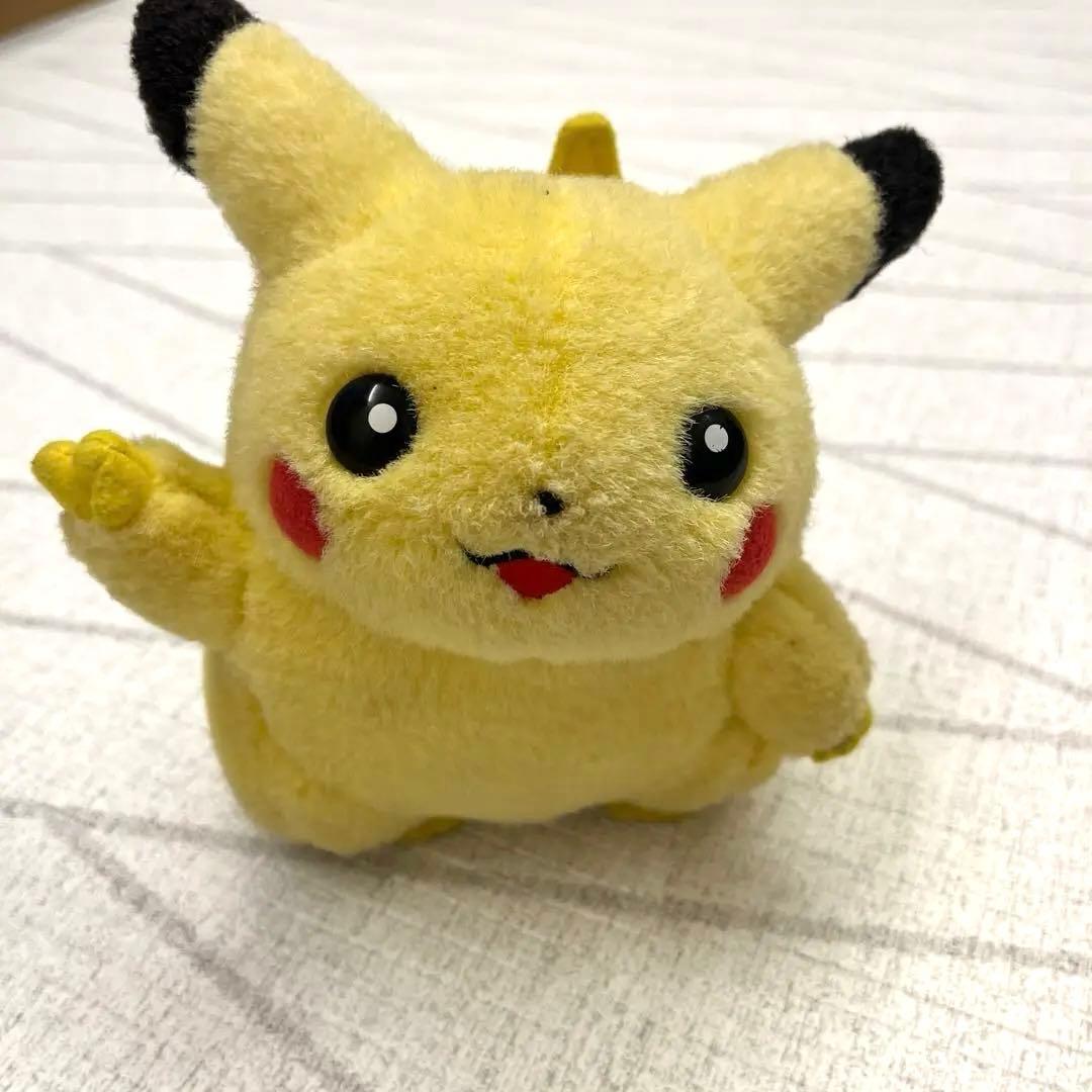 初期ピカチュウ TOMY ぬいぐるみ ピース ポケモン - メルカリ