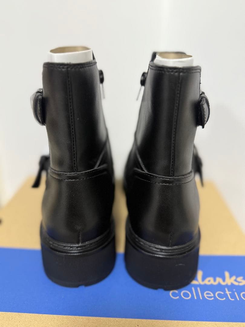 値下 新品 未使用 Clarks ブラック サイドゴアブーツ 24.5cm