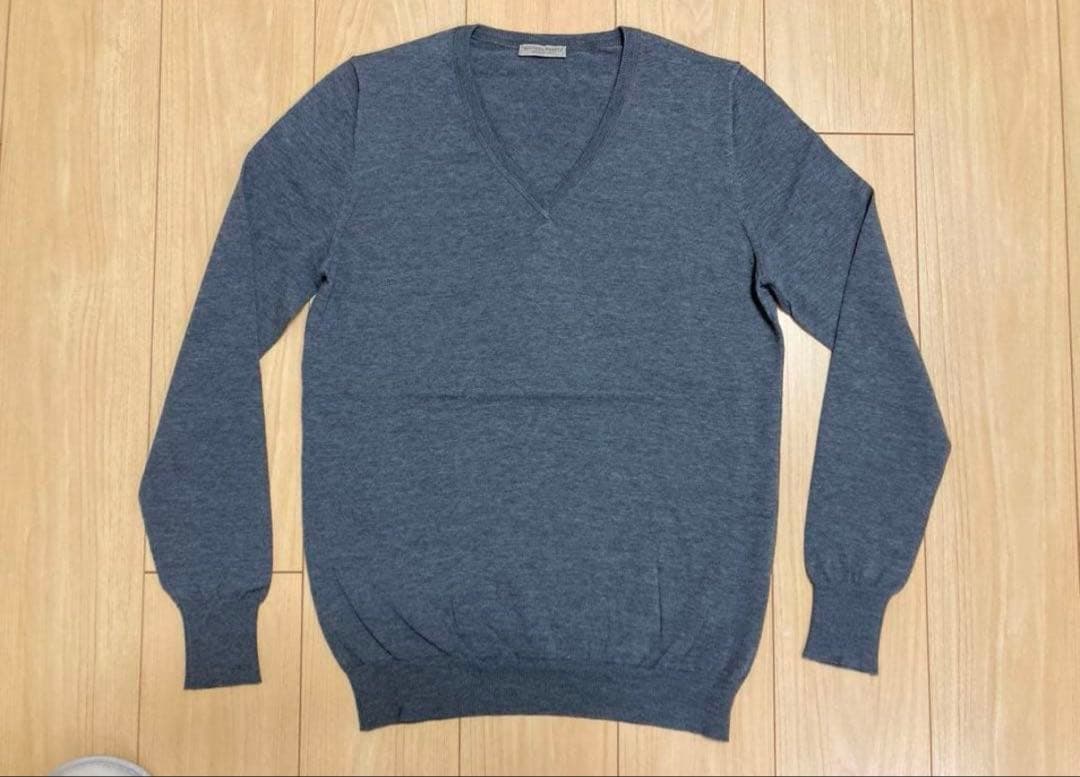 よ*ん様 BOTTEGA VENETAグレー Vネック セーター メンズ 楽天市場】bottega veneta（カラーグレー）（ニット・セーター