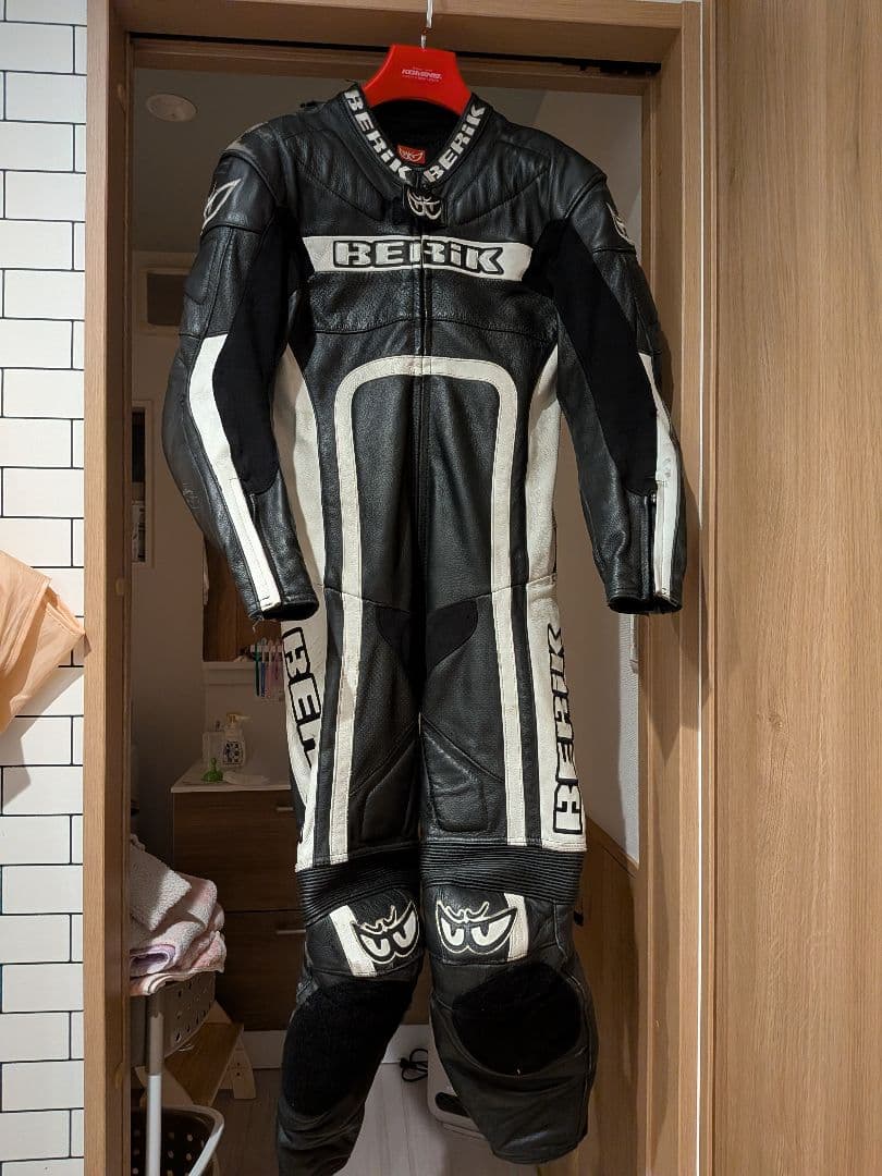 BERIK ベリック Lサイズ レーシングスーツ 革ツナギ - メルカリ