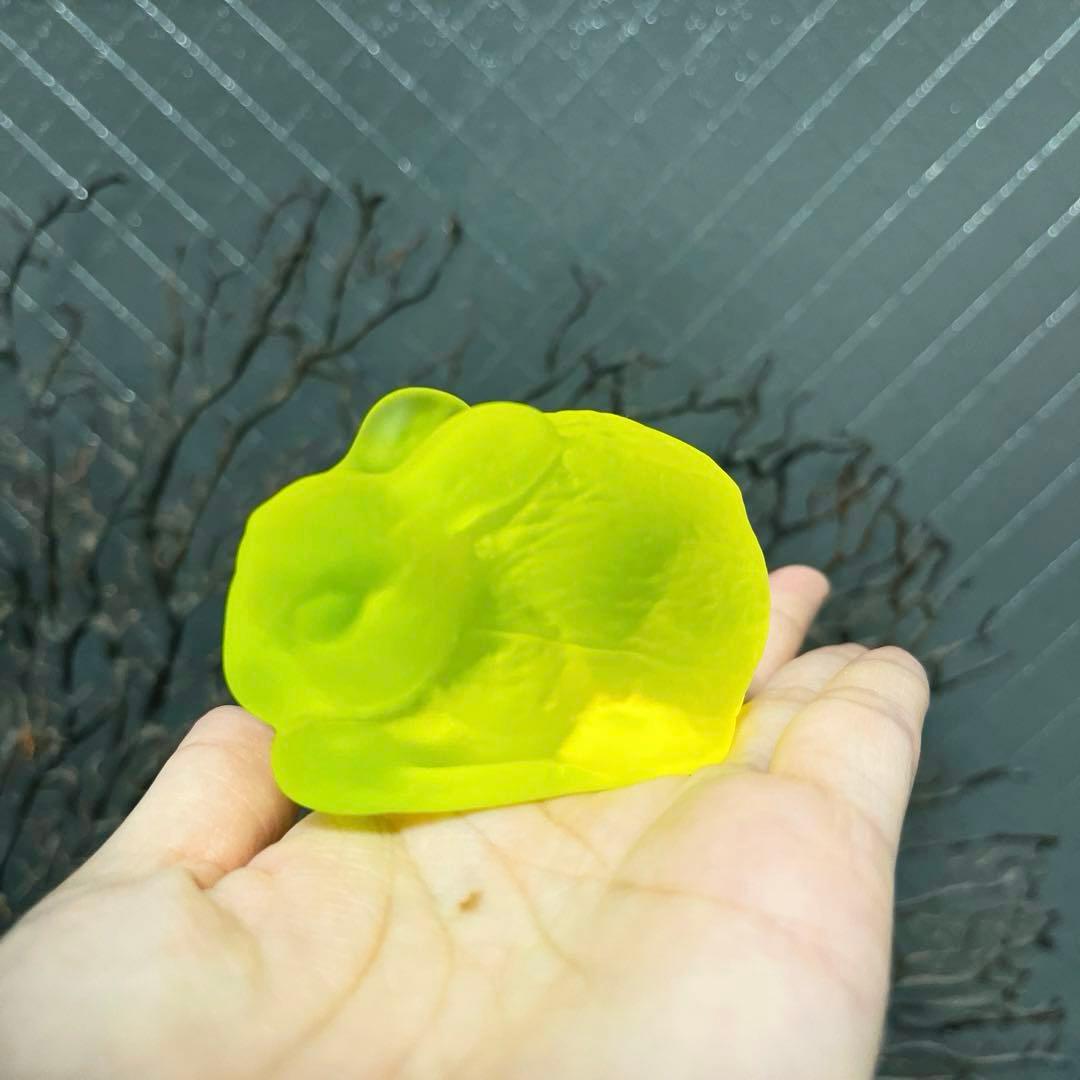 骨董　時代ガラス　磨りガラス　プレスガラス　兎　フィギュリン　文鎮　ウランガラス 骨董 時代プレスガラス ライムグリーン 切子調 菓子器 ボンボン入れ ウラン