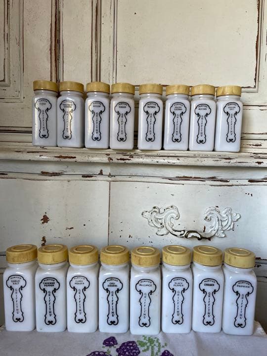 かず　スパイスジャー 13個 Griffith グリフィス　調味料入 かず様専用 スパイスジャー 13個 Griffith グリフィス 調味料入 - メルカリ